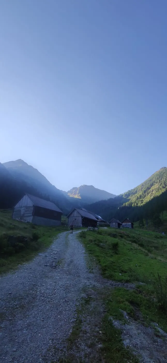 Seekarlsee (2140m) - Seekarlscharte (2302m) & Mittereck (2469m)